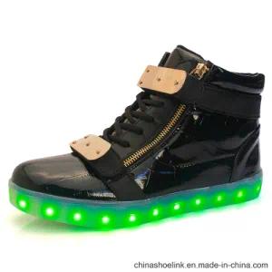 Wholesale Men′s Rechargeable LED Skateboard Sneakers Shoes