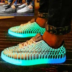 Fashion Men′s Outdoor Running Skateboard Leisure Shoes with LED Light